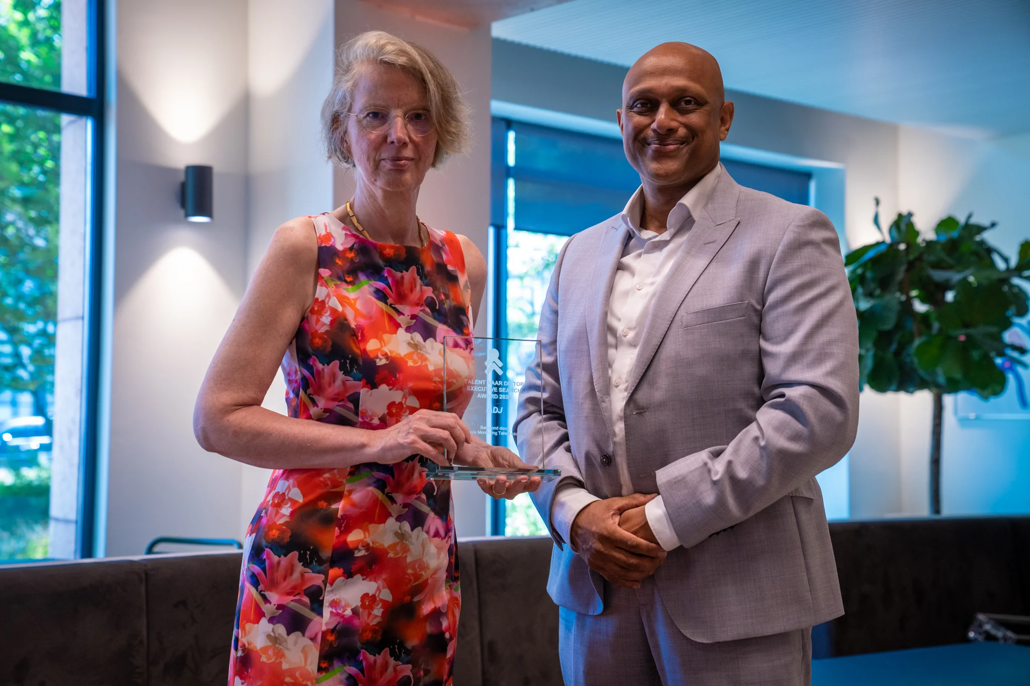 Uitreiking van de Executive Search Award aan ADJ tijdens het jaarcongres 2026